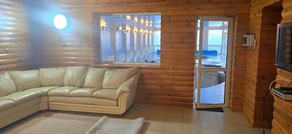 без комісії с.Чайки поруч з Києвом сучасний котедж