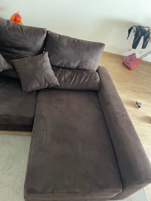 Sofá com chaise loungue