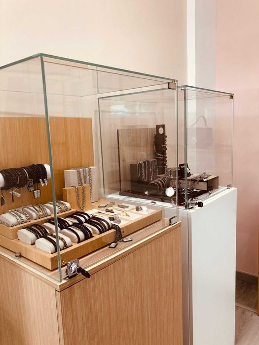 VITRINE • EXPOSITOR - CENTRO DE ÁGUEDA