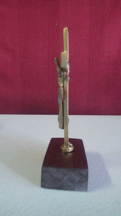 Crucifixo em Bronze e madeira