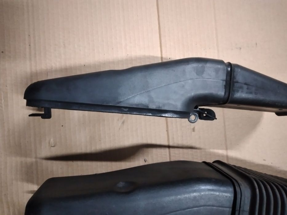 Bmw e46 2.0d wlot powietrza do filtra