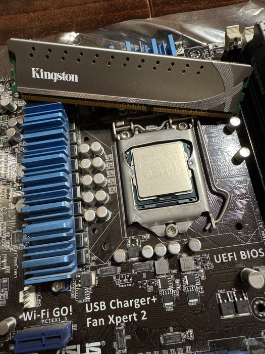Продам материнська плата Asus + Intel i7-3770 +16gb ddr3