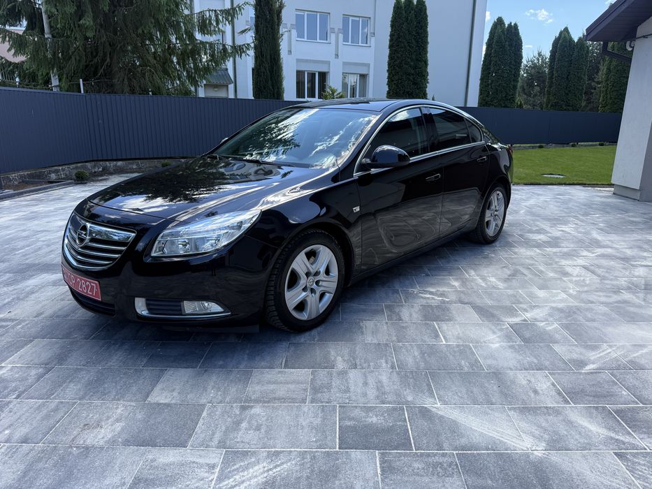 Opel insignia  1.6 бензин 2009 рік