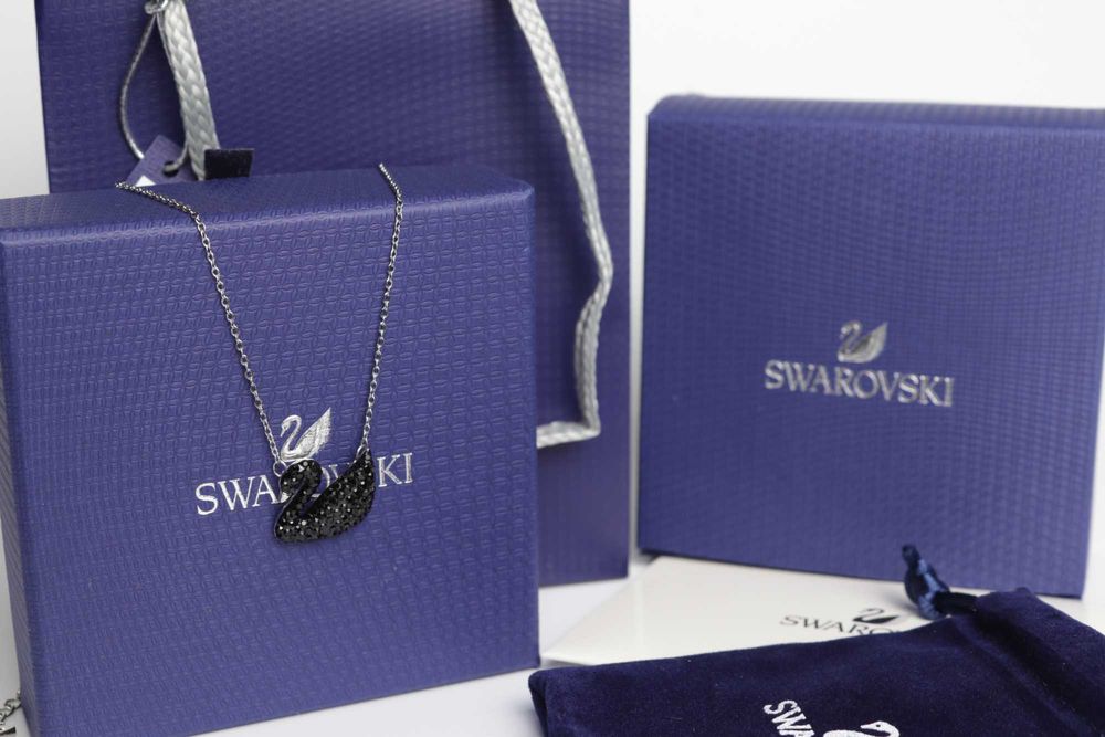 Swarovski підвіска чорний лебідь