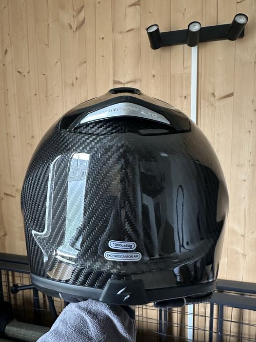 S-ка Scorpion exo 1400 carbon шолом шлем