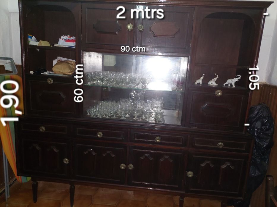 Movel de sala dividido em duas partes