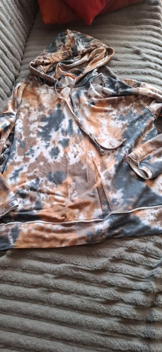 Bluza z kapturem 44