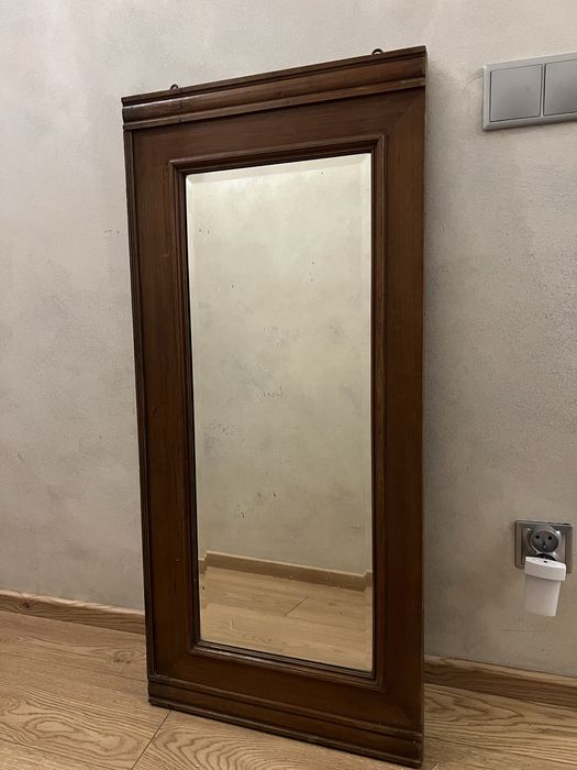 Zabytkowe lustro w solidnej drewnianej ramie masywne