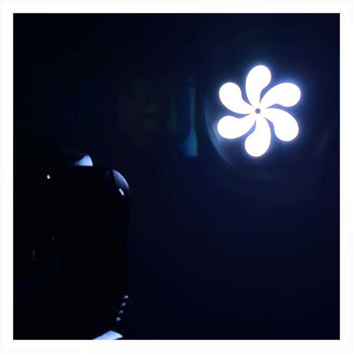LIGHT4ME MINI SPOT 60 PRISM mała głowica ruchoma LED efekt dyskotekowy