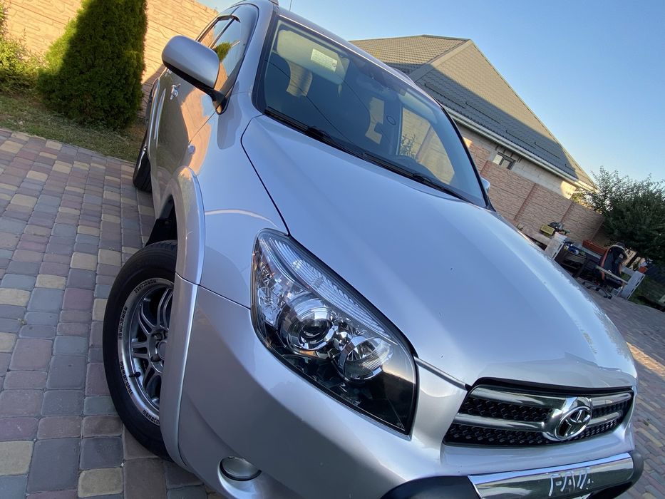 Продам Toyota Rav4