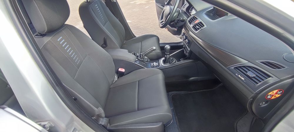 Renault Megane  1.5 DCI Garantia  Lux Dynamic 119€ Mês