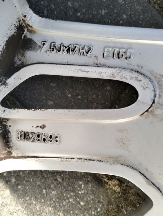 Sprzedam felgi aluminiowe 17 cali do Volvo