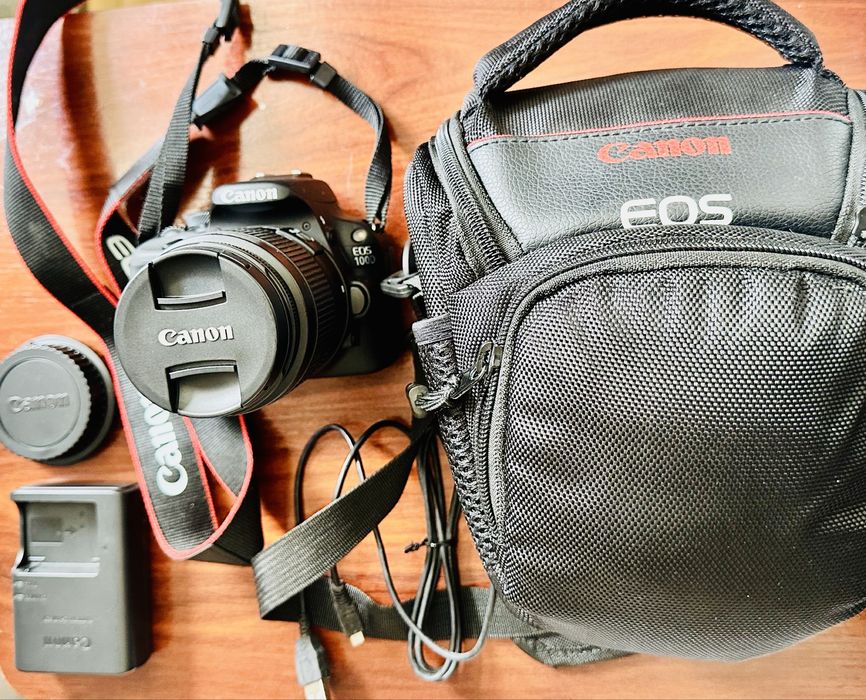 CANON  EOS 100D.