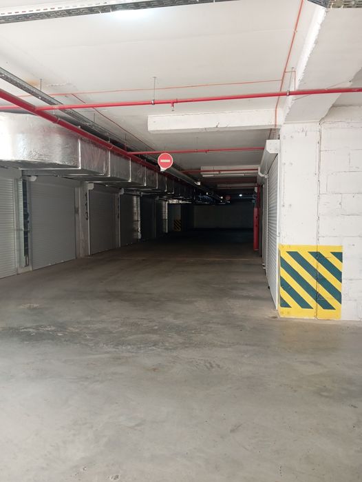 Продаж гаража у багаторівневому паркінгу з охороною і відеонагляд
