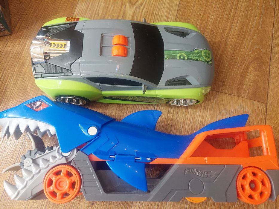 Продам машинки детские