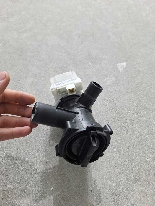 Pompka do pralki bosch, numery w galerii.