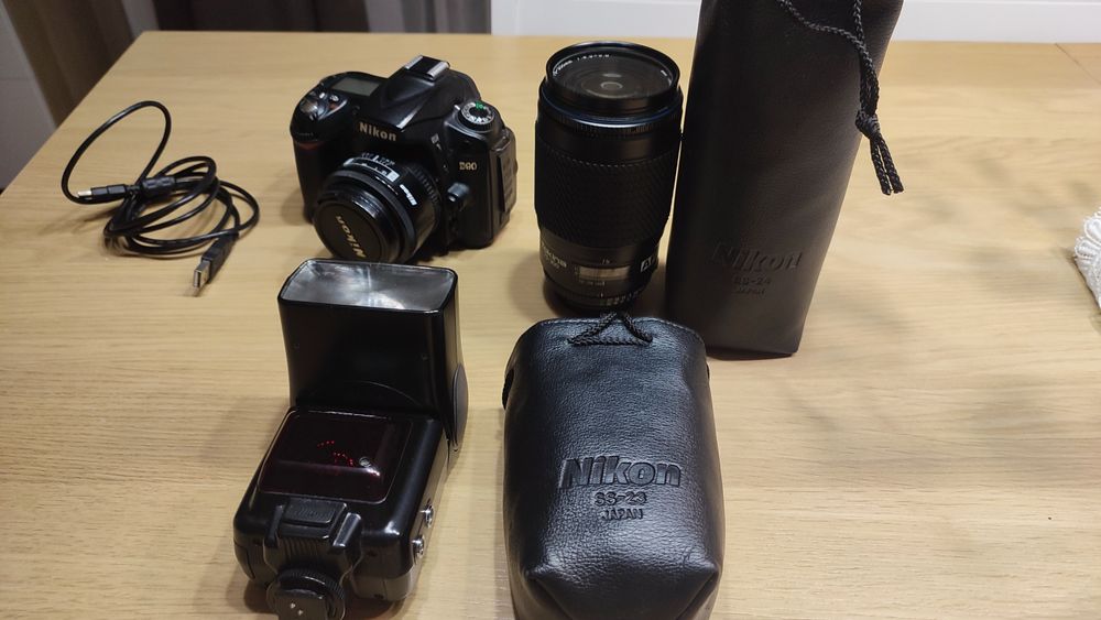 Nikon D90 plus obiektywy