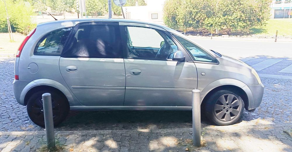 Vendo carro Meriva Opel 2004