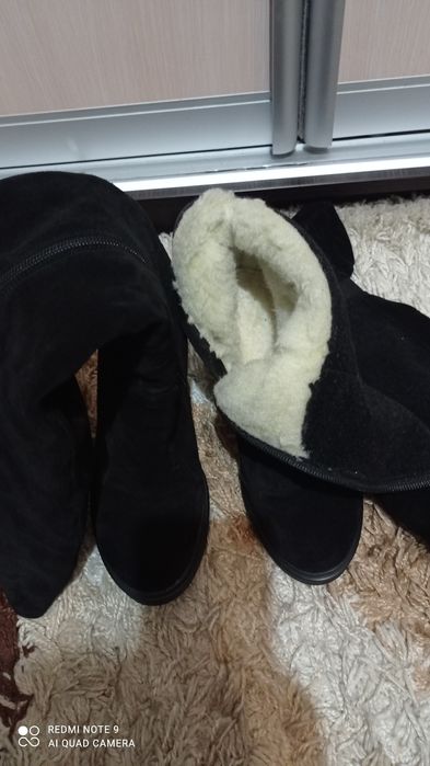 Продам сапоги натуральні замшеві.