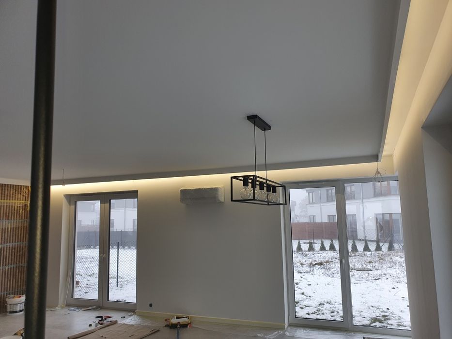 Szpachlowanie, Malowanie natryskowe