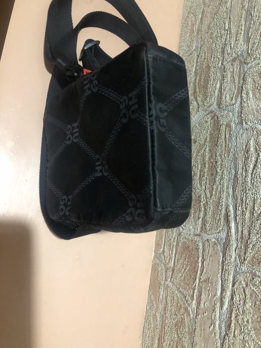 Продам сумку месенжер Hugo в хорошем состоянии.