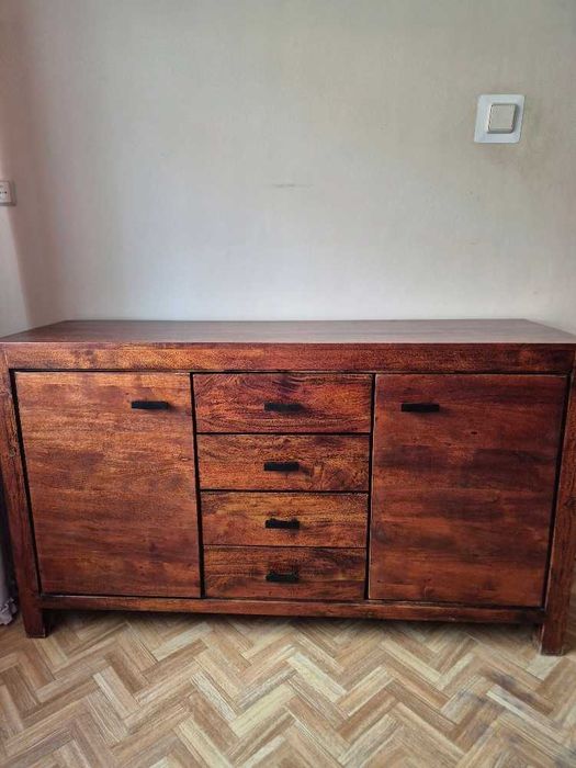 Sprzedam drewnianą komodę vintage