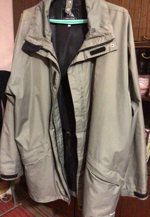 Куртки,  шапка, перчаткі  чоловічі великих розмірів