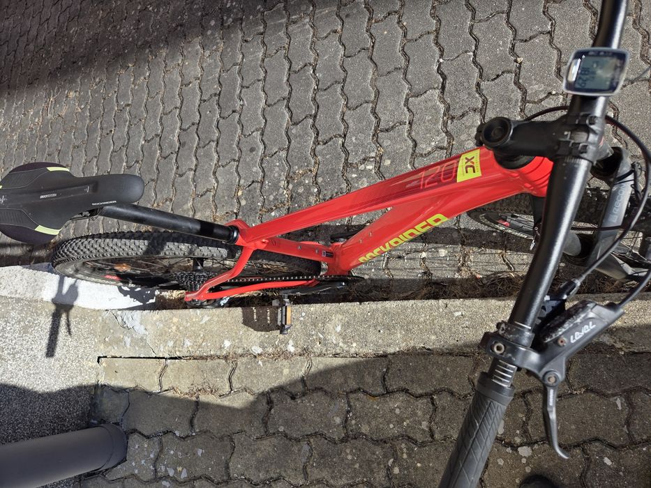 Rockrider XC 120 – BTT XC pronta a rolar (Tamanho M)