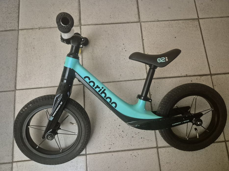 Беговел Cariboo by Movino Magnesium Air (black-blue)