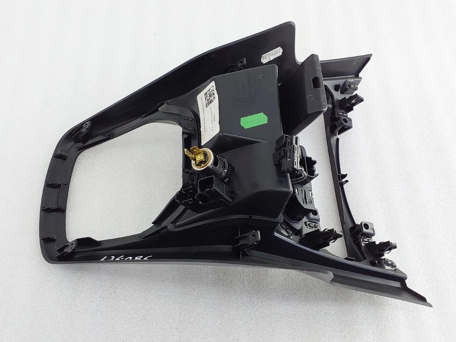 Moldura da consola central / rádio / aro FORD B-Max (JK)