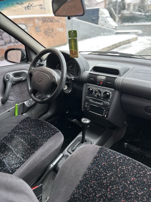 Opel Corsa 1996 avtomat Газ бензин