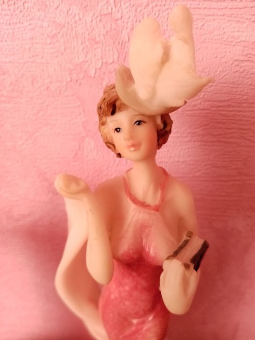 На подарок или в коллекцию.