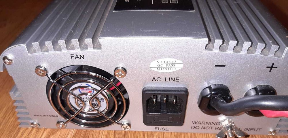 Продам інвертор   12/220  Б/У