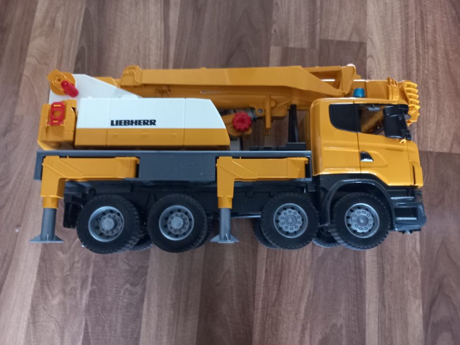 Zestaw 3 aut firmy Liebherr