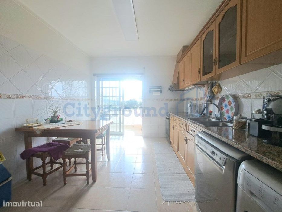 Excelente apartamento T3 com garagem e arrecadação - Marinha Grande