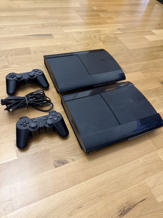 Playstation 3 z padami i grą
