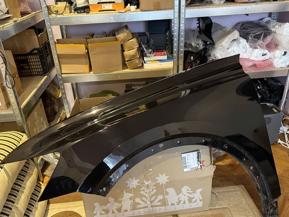 Крило ліве Audi Q8 в колір