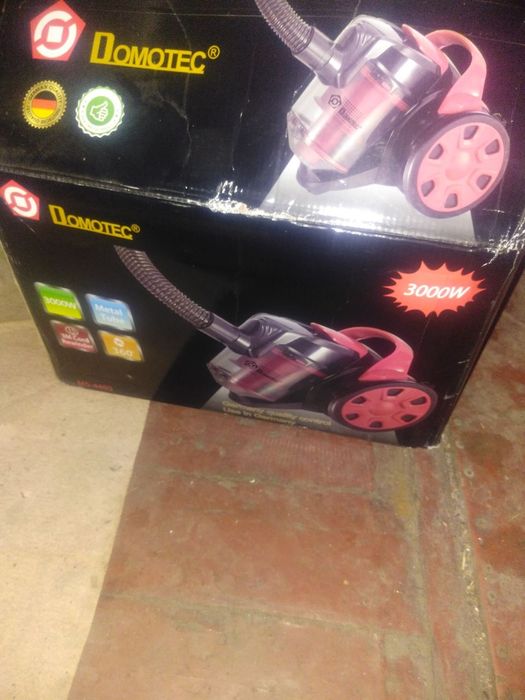 Пылесос Domotec Germany 3000W майже новий,комплектний
