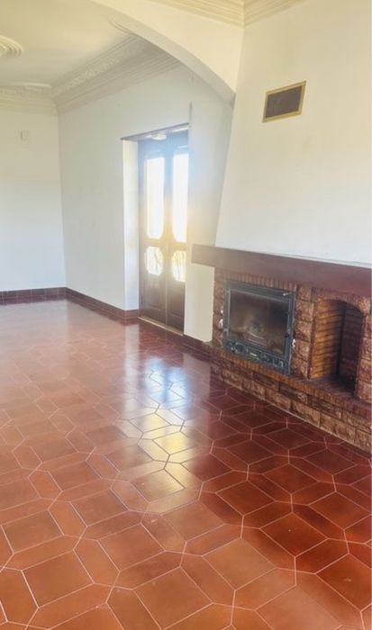 Aluga casa T3 com luz e água incluido