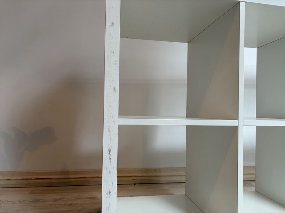 Biały regał IKEA KALLAX