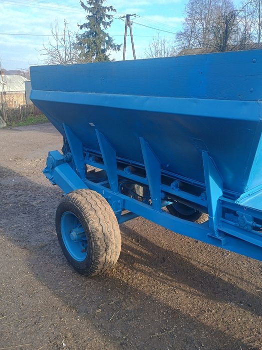 Rozsiewacz wapna nawozu,piaskarka solarka