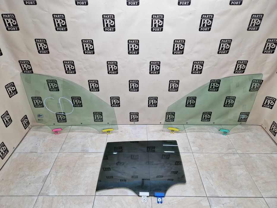 Стекло двери передней Jeep Grand Cherokee 2021 - 2025