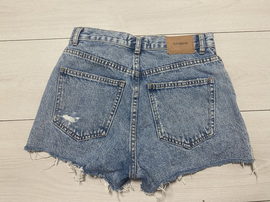 Жіночі джинсові шорти Pull&Bear з рваними деталями, р. 34