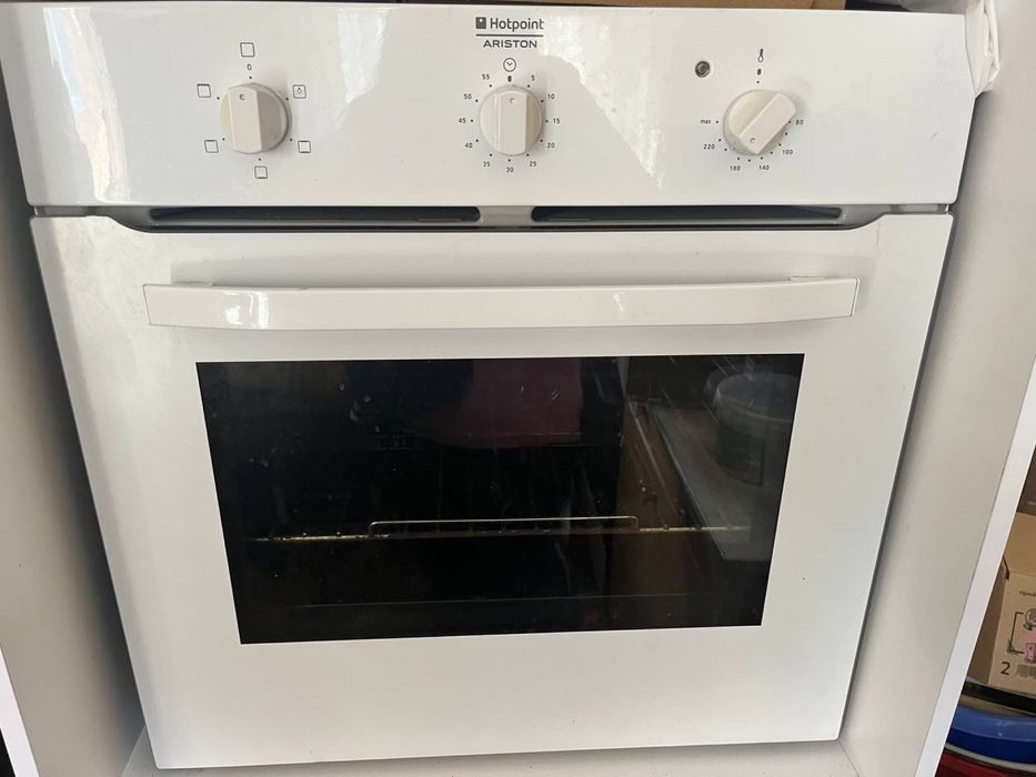 Духова шафа Hotpoint ARISTON