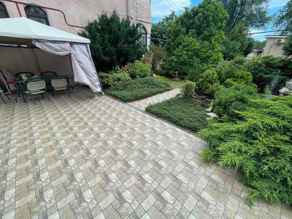 Чудовий будинок на Фонтані. Поруч з морем. 10 ст. Фонтану.