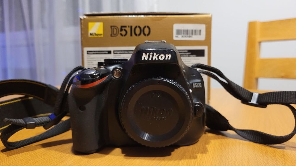Nikon D5100 i obiektyw nikkor 18-105