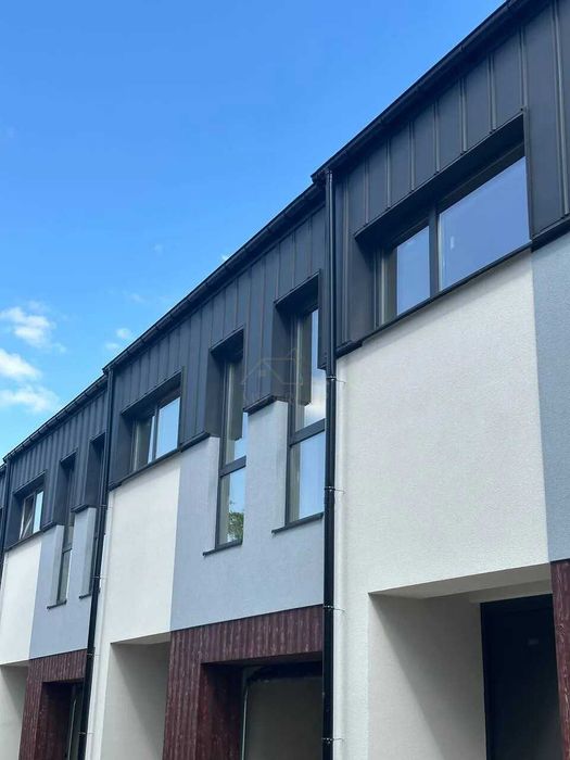 Сучасний Таунхаус з гаражем в місті,центральна частина.