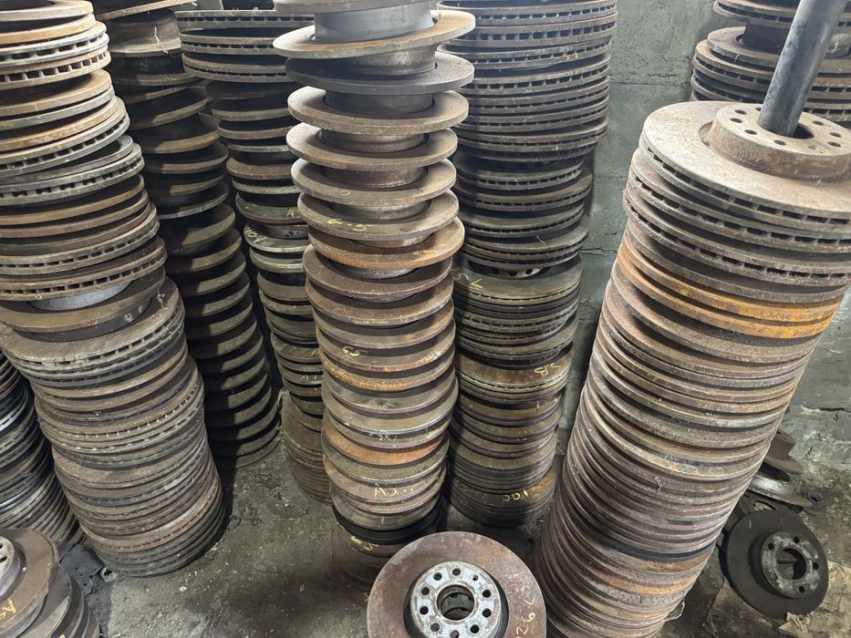 Диски гальмівні VAG Пасат Шкода Гольф Тауран Ауді