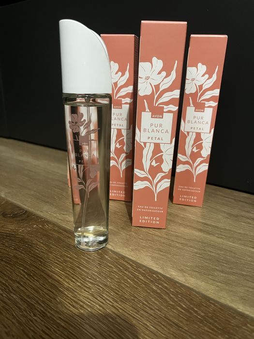 Avon Pur blanca Petal 50 ml nowa