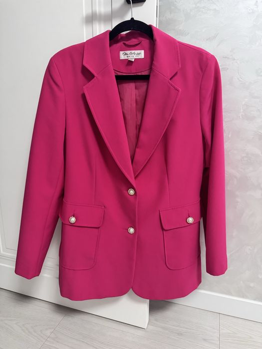 Модний та стильний піджак